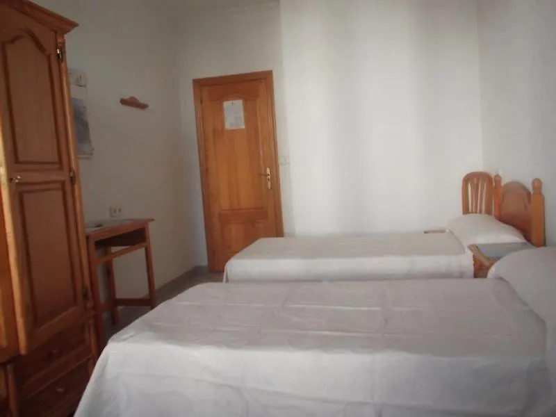 Hotel Casa de Huespedes el Almendro Ibiza 4*,